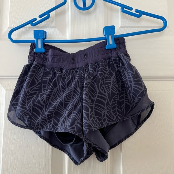 Lululemon bundle of leggings and tops - Picture 3 of 9